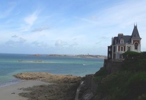 Dinard, Silence on tourne...