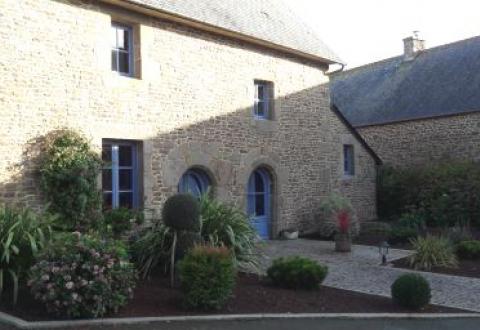 Mellé, bourg-jardin - en pays de Fougères