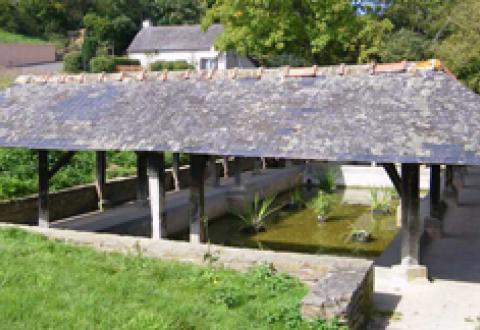 Cache muraille à Bain-de-Bretagne