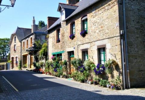 Bazouges-la-Pérouse, petite cité de caractère