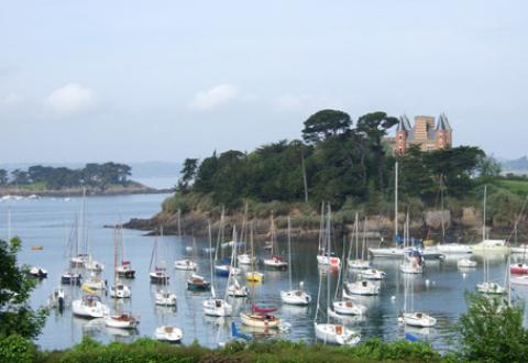 Pierre en bord de mer